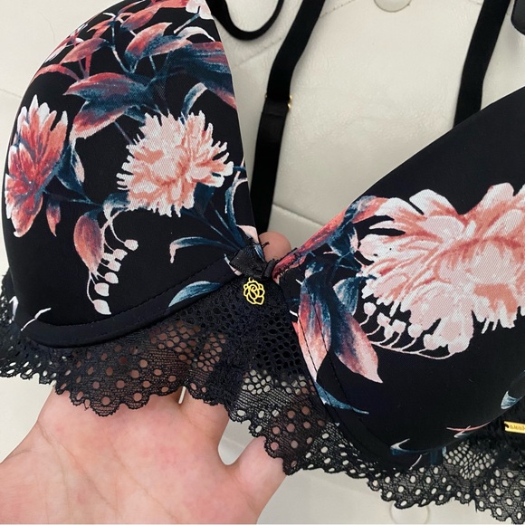 LA VIE EN ROSE | Black floral padded bra - Picture 5 of 5